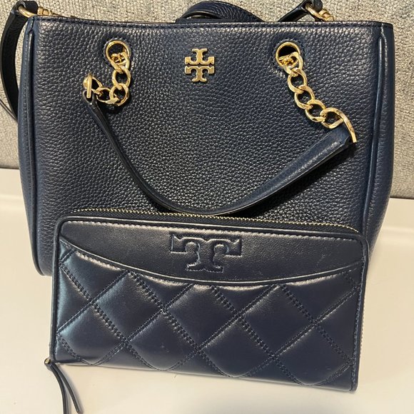Tory Burch Quilted wallet in Navy - Picture 6 of 6